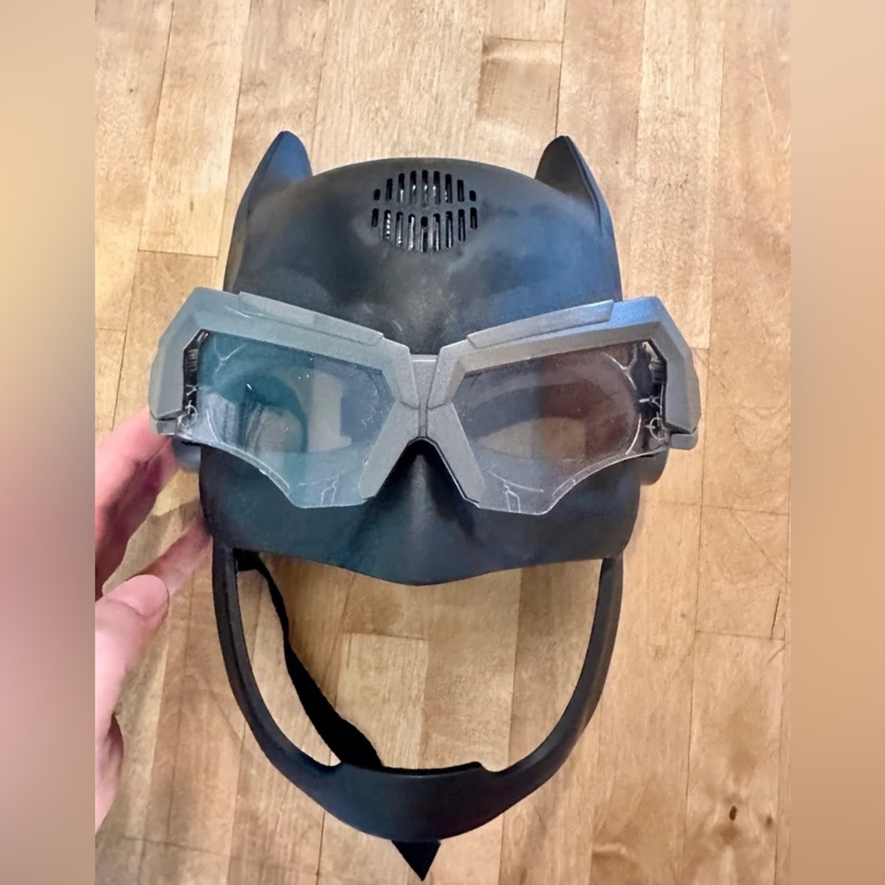 2017 DC Comics Batman voice changing mask light up Mattel talking
